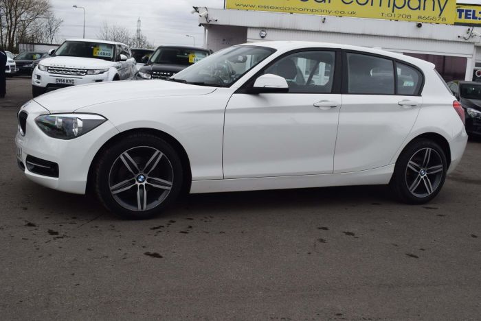 BMW 1 Series 2.0 116d Sport Sports Hatch (s/s) 5dr Hatchback Diesel White