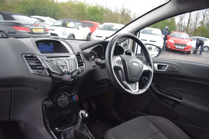 Ford Fiesta 1.25 Zetec 3dr Hatchback Petrol White