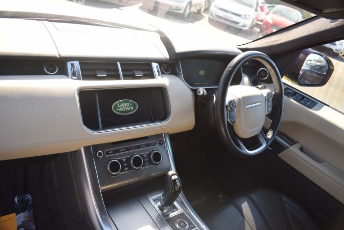 Land Rover Range Rover Sport 3.0 SD V6 Autobiography Dynamic 4X4 (s/s) 5dr SUV Diesel White