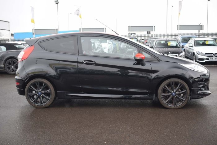 Ford Fiesta 1.0 T EcoBoost Zetec S Black Edition (s/s) 3dr Hatchback Petrol Black