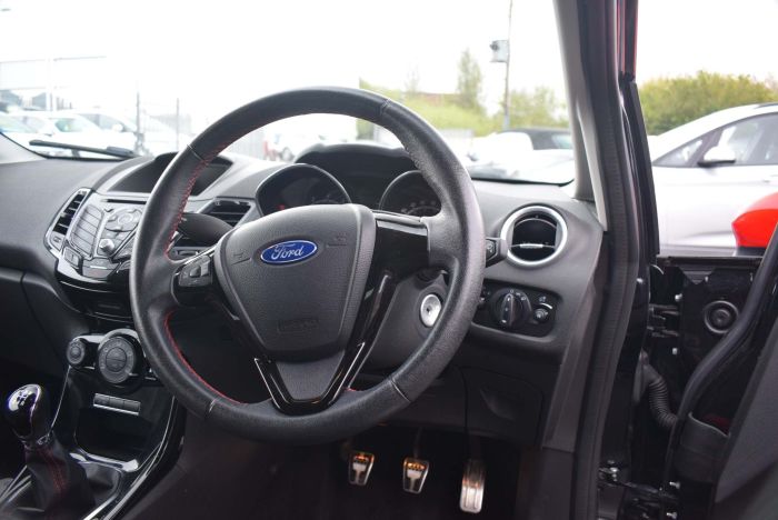 Ford Fiesta 1.0 T EcoBoost Zetec S Black Edition (s/s) 3dr Hatchback Petrol Black