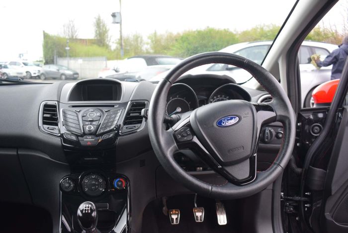 Ford Fiesta 1.0 T EcoBoost Zetec S Black Edition (s/s) 3dr Hatchback Petrol Black