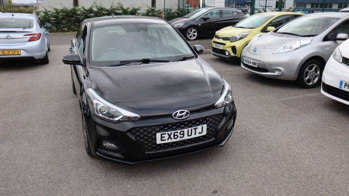 Hyundai i20 1.2 MPI SE 5d 83 BHP Hatchback Petrol BLACK