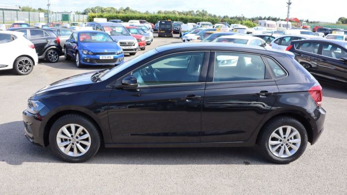 Volkswagen Polo 1.0 SE 5d 65 BHP Hatchback Petrol BLACK