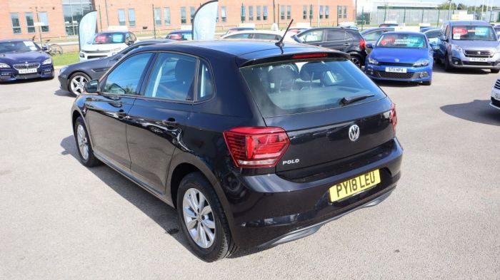 Volkswagen Polo 1.0 SE 5d 65 BHP Hatchback Petrol BLACK