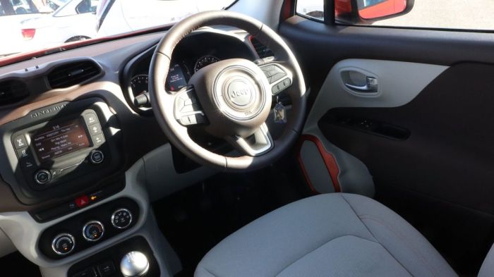 Jeep Renegade 1.6 LONGITUDE 5d 108 BHP SUV Petrol ORANGE