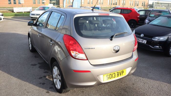 Hyundai i20 1.2 ACTIVE 5d 84 BHP Hatchback Petrol GREY