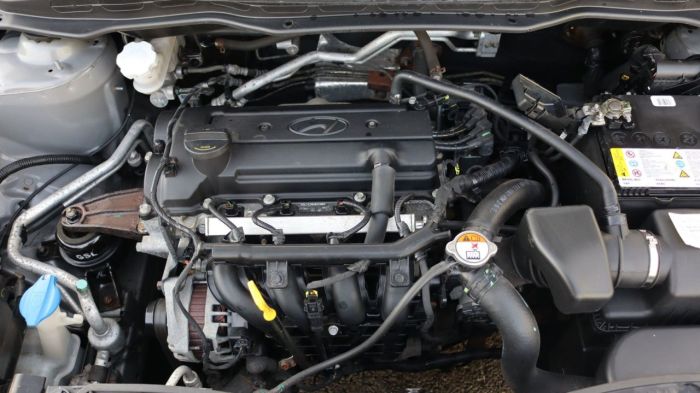 Hyundai i20 1.2 ACTIVE 5d 84 BHP Hatchback Petrol GREY