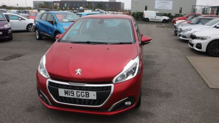 Peugeot 208 1.2 S/S SIGNATURE 5d 82 BHP Hatchback Petrol RED