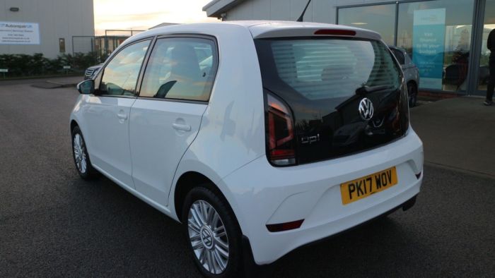 Volkswagen Up 1.0 MOVE UP 5d 60 BHP Hatchback Petrol WHITE