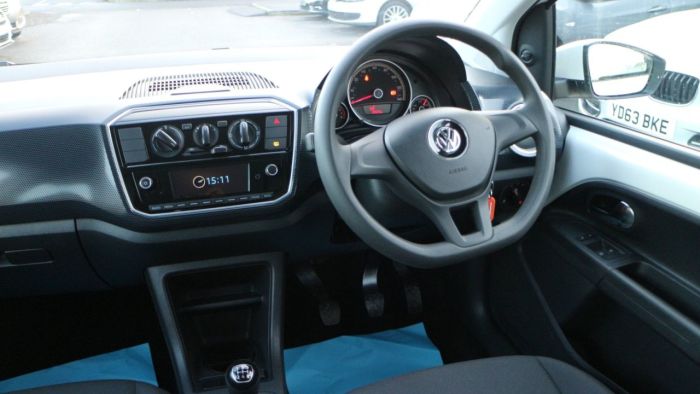 Volkswagen Up 1.0 MOVE UP 5d 60 BHP Hatchback Petrol WHITE