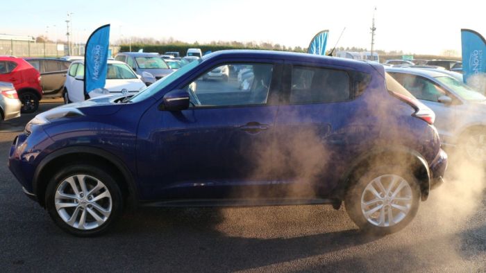 Nissan Juke 1.2 N-CONNECTA DIG-T 5d 115 BHP Hatchback Petrol BLUE