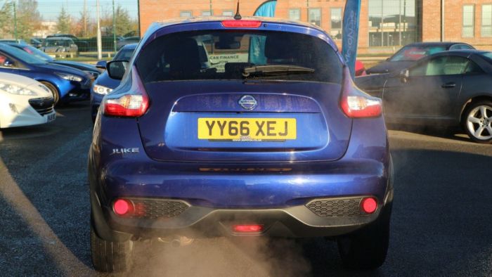 Nissan Juke 1.2 N-CONNECTA DIG-T 5d 115 BHP Hatchback Petrol BLUE