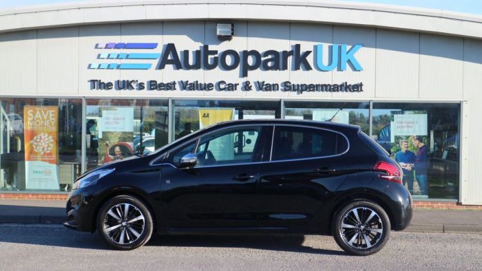 Peugeot 208 1.2 S/S TECH EDITION 5d 82 BHP Hatchback Petrol BLACK