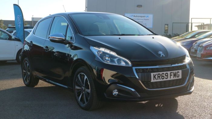 Peugeot 208 1.2 S/S TECH EDITION 5d 82 BHP Hatchback Petrol BLACK