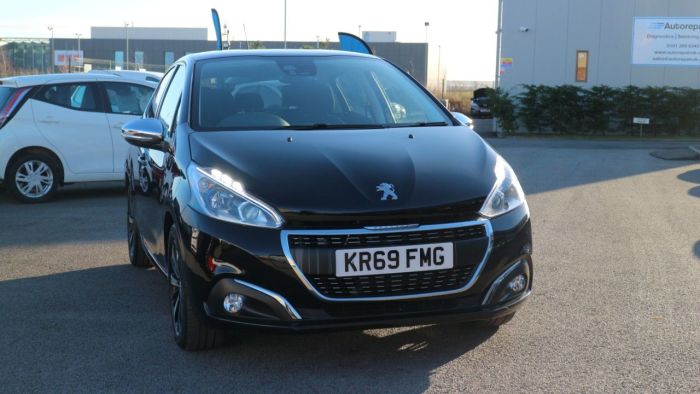 Peugeot 208 1.2 S/S TECH EDITION 5d 82 BHP Hatchback Petrol BLACK