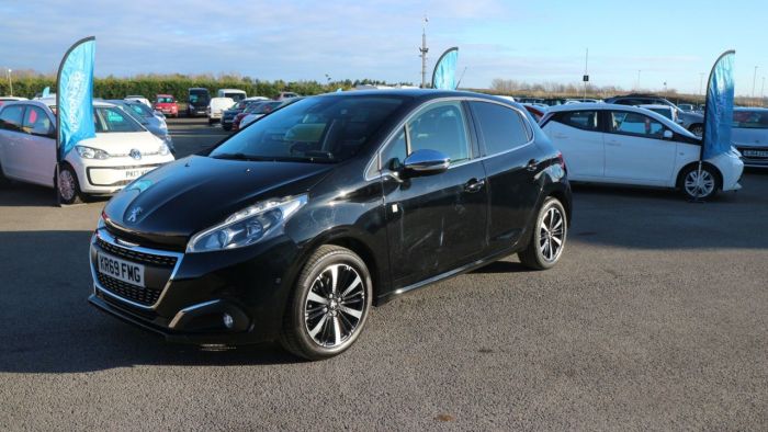 Peugeot 208 1.2 S/S TECH EDITION 5d 82 BHP Hatchback Petrol BLACK