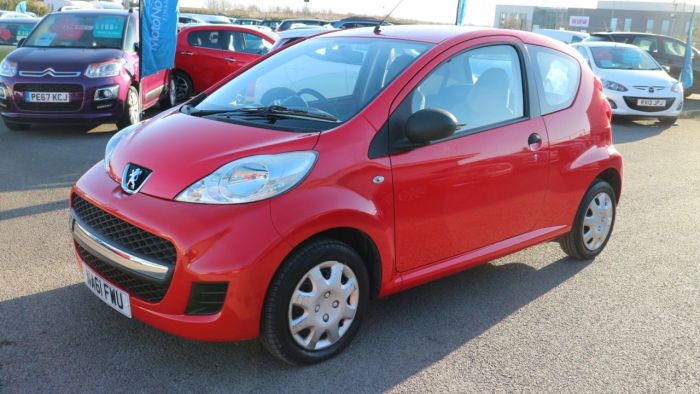 Peugeot 107 1.0 URBAN LITE 3d 68 BHP Hatchback Petrol RED