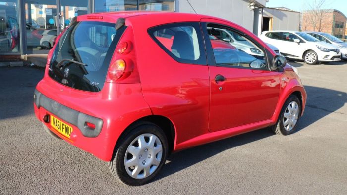 Peugeot 107 1.0 URBAN LITE 3d 68 BHP Hatchback Petrol RED