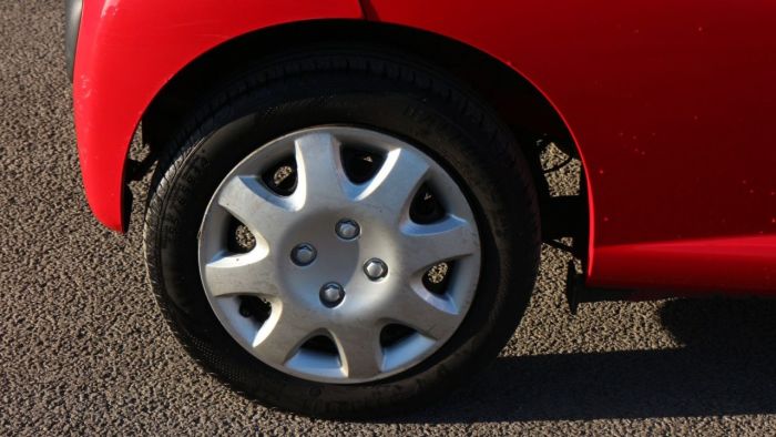 Peugeot 107 1.0 URBAN LITE 3d 68 BHP Hatchback Petrol RED