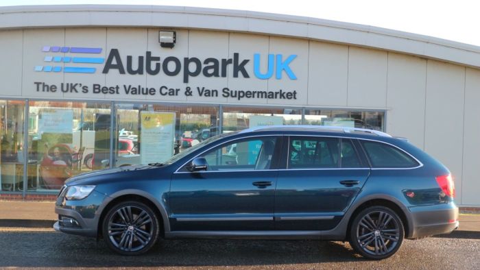 Skoda Superb 2.0 TOUR DE FRANCE TDI CR 5d 138 BHP Estate Diesel BLUE