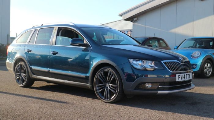 Skoda Superb 2.0 TOUR DE FRANCE TDI CR 5d 138 BHP Estate Diesel BLUE