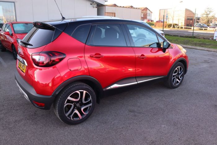 Renault Captur 1.5 DYNAMIQUE S NAV DCI 5d 110 BHP Hatchback Diesel RED/BLACK