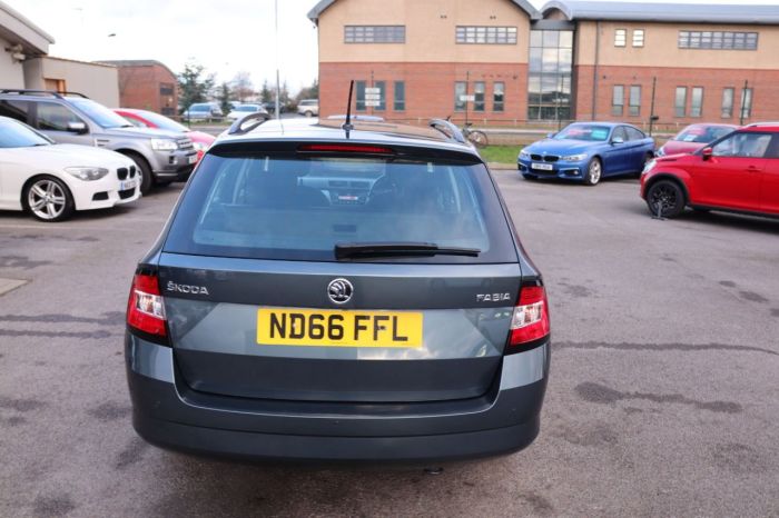 Skoda Fabia 1.2 SE TSI 5d 89 BHP Estate Petrol GREY