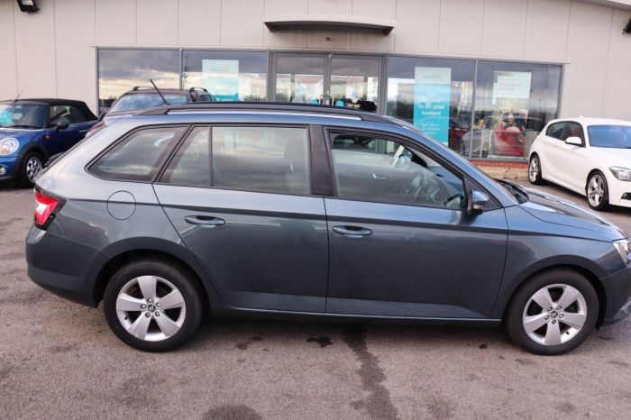 Skoda Fabia 1.2 SE TSI 5d 89 BHP Estate Petrol GREY