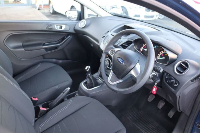 Ford Fiesta 1.2 STYLE 3d 59 BHP Hatchback Petrol BLUE