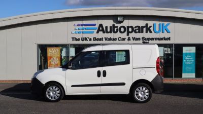 Vauxhall Combo 1.2 L1H1 2300 CDTI ECOFLEX S/S 95 BHP PANEL VAN Diesel WHITEVauxhall Combo 1.2 L1H1 2300 CDTI ECOFLEX S/S 95 BHP PANEL VAN Diesel WHITE at Motor Finance 4u Tunbridge Wells