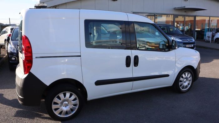 Vauxhall Combo 1.2 L1H1 2300 CDTI ECOFLEX S/S 95 BHP PANEL VAN Diesel WHITE