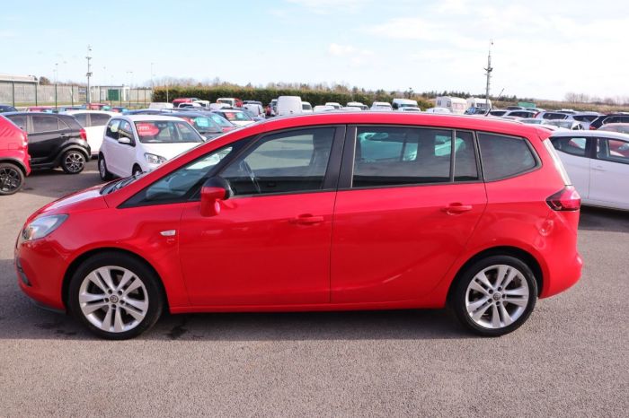 Vauxhall Zafira 2.0 SRI CDTI 5d 162 BHP MPV Diesel RED