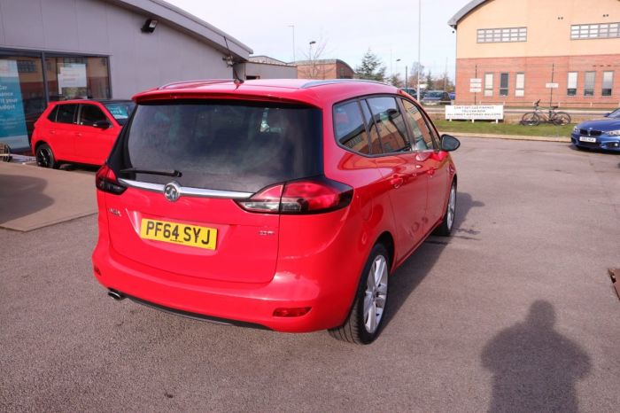 Vauxhall Zafira 2.0 SRI CDTI 5d 162 BHP MPV Diesel RED