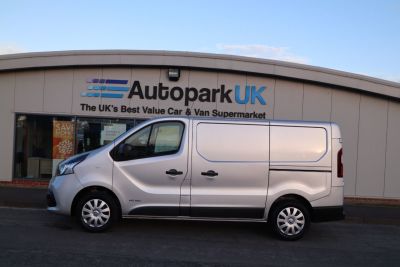 Renault Trafic 1.6 SL27 BUSINESS PLUS DCI 120 BHP PANEL VAN Diesel SILVERRenault Trafic 1.6 SL27 BUSINESS PLUS DCI 120 BHP PANEL VAN Diesel SILVER at Motor Finance 4u Tunbridge Wells