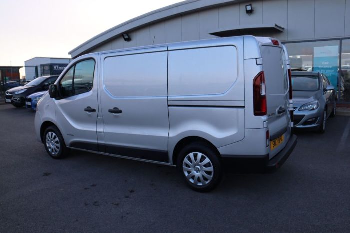 Renault Trafic 1.6 SL27 BUSINESS PLUS DCI 120 BHP PANEL VAN Diesel SILVER