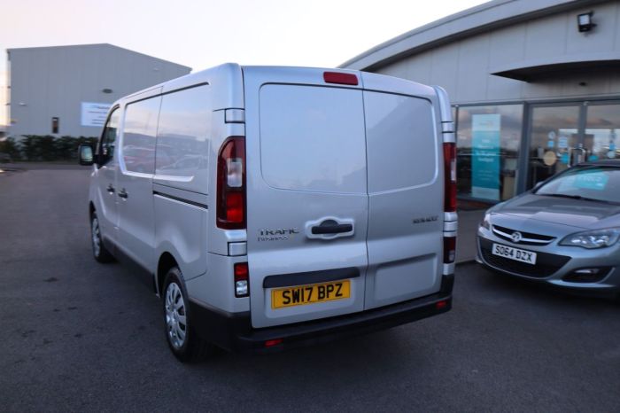 Renault Trafic 1.6 SL27 BUSINESS PLUS DCI 120 BHP PANEL VAN Diesel SILVER