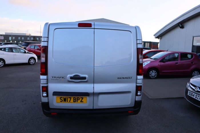 Renault Trafic 1.6 SL27 BUSINESS PLUS DCI 120 BHP PANEL VAN Diesel SILVER