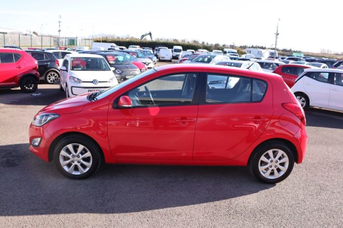 Hyundai i20 1.2 ACTIVE 5d 84 BHP Hatchback Petrol RED