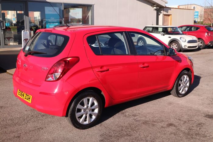 Hyundai i20 1.2 ACTIVE 5d 84 BHP Hatchback Petrol RED