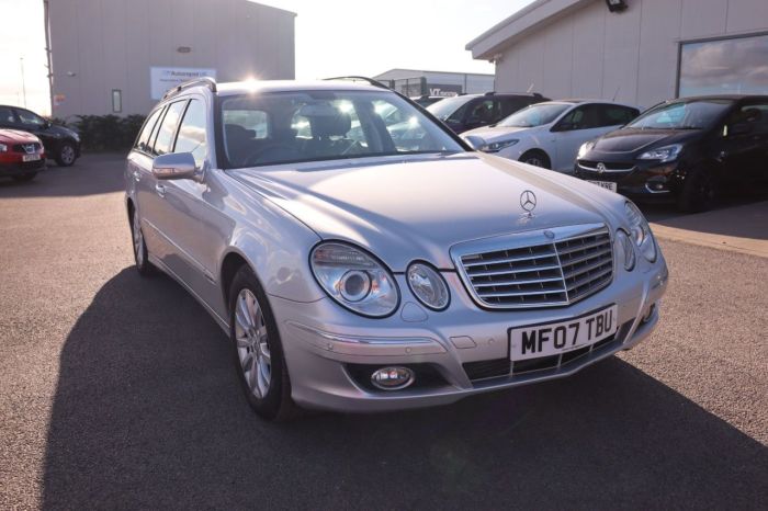 Mercedes-Benz E Class 1.8 E200 KOMPRESSOR ELEGANCE 5d 181 BHP Estate Petrol SILVER