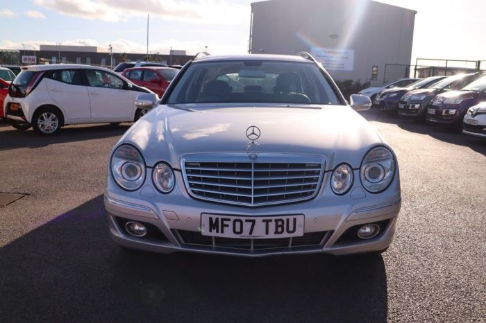 Mercedes-Benz E Class 1.8 E200 KOMPRESSOR ELEGANCE 5d 181 BHP Estate Petrol SILVER