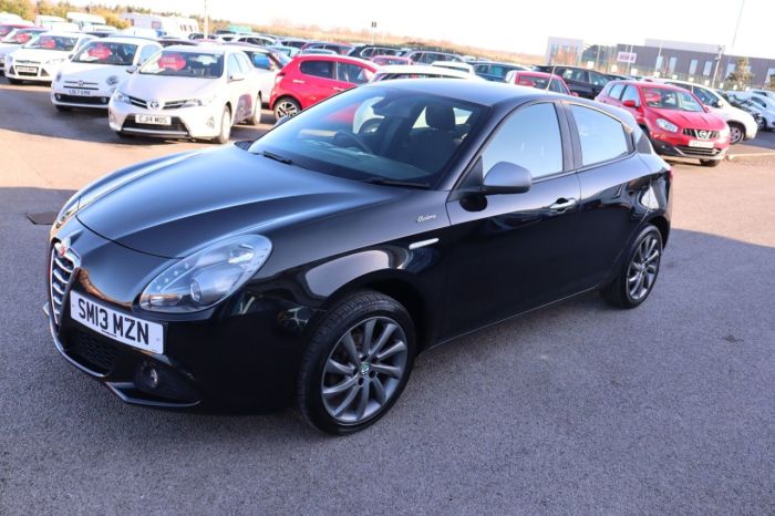 Alfa Romeo Giulietta 1.4 TB COLLEZIONE SPECIAL EDITION 5d 120 BHP Hatchback Petrol BLACK/GREY