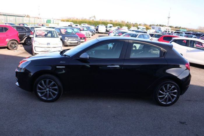 Alfa Romeo Giulietta 1.4 TB COLLEZIONE SPECIAL EDITION 5d 120 BHP Hatchback Petrol BLACK/GREY