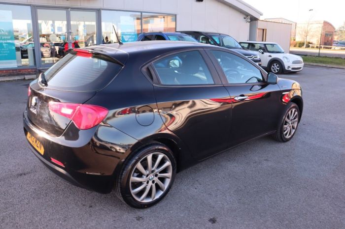 Alfa Romeo Giulietta 1.4 TB COLLEZIONE SPECIAL EDITION 5d 120 BHP Hatchback Petrol BLACK/GREY