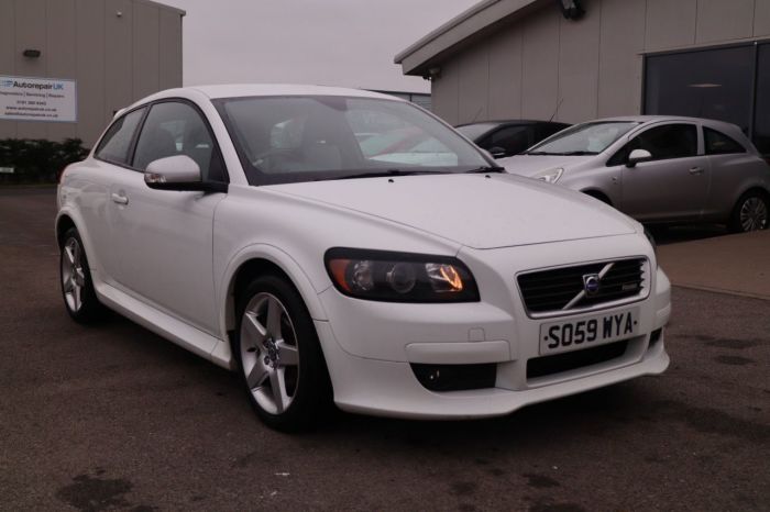 Volvo C30 1.6 R-DESIGN 3d 100 BHP Hatchback Petrol WHITE