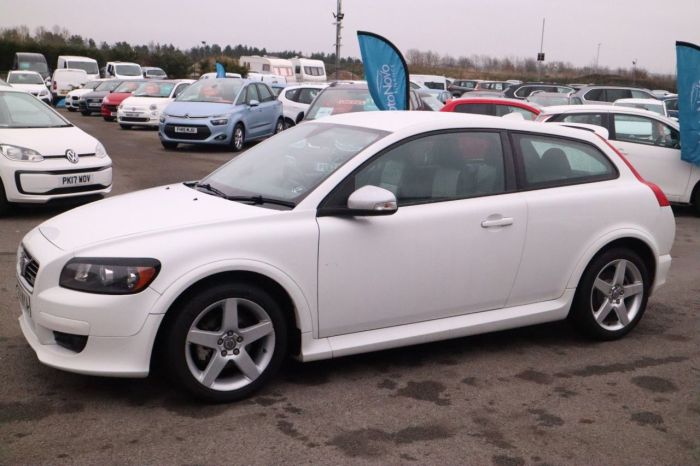 Volvo C30 1.6 R-DESIGN 3d 100 BHP Hatchback Petrol WHITE