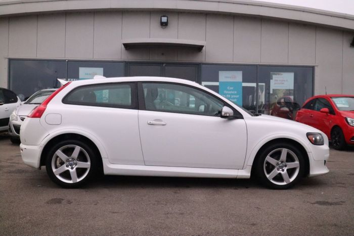 Volvo C30 1.6 R-DESIGN 3d 100 BHP Hatchback Petrol WHITE