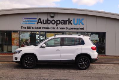 Volkswagen Tiguan 2.0 MATCH TDI BLUEMOTION TECHNOLOGY 4MOTION 5d 139 BHP All Terrain Diesel WHITEVolkswagen Tiguan 2.0 MATCH TDI BLUEMOTION TECHNOLOGY 4MOTION 5d 139 BHP All Terrain Diesel WHITE at Motor Finance 4u Tunbridge Wells