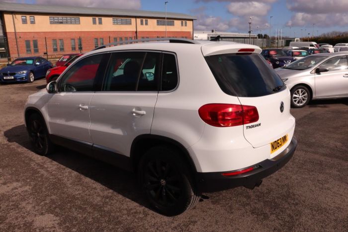 Volkswagen Tiguan 2.0 MATCH TDI BLUEMOTION TECHNOLOGY 4MOTION 5d 139 BHP All Terrain Diesel WHITE